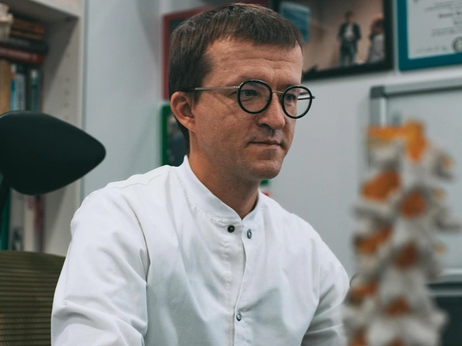 Александр Михайлович призывает не избегать сигналов организма о том, что с ним что-то не так | Источник: Клиника Ткачева