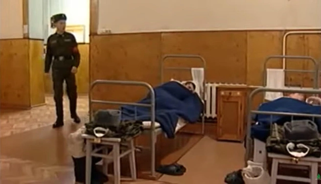 Несколько дней длились съемки. После режиссер попросил отпустить Александра в отпуск, чтобы записать его в более свободной обстановке  | Источник: «Рожденные в СССР» (16+), реж. Сергей Мирошниченко
