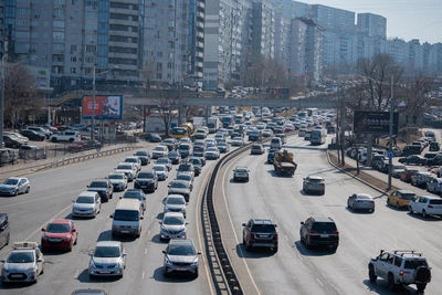 Многокилометровые пробки на выездах из Владивостока