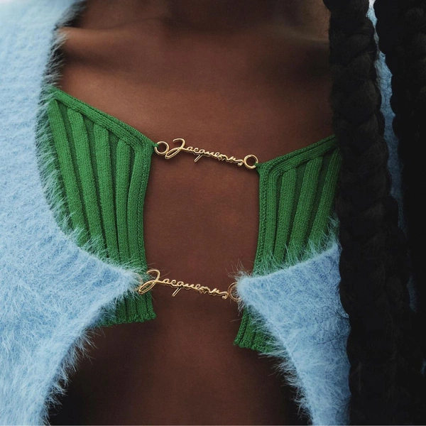 Кардиган-шторка в стиле Jacquemus снова в тренде. Смотри, где купить российский аналог по доступной цене | Источник: @jacquemus