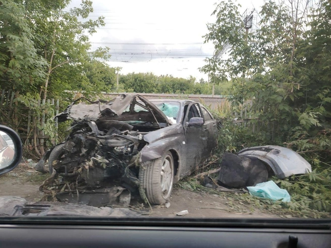 По данным телеграм-канала, ДТП произошло в ночь на 25 июня | Источник: пользователь Сергей / «ACT-54 Black» / Telegram