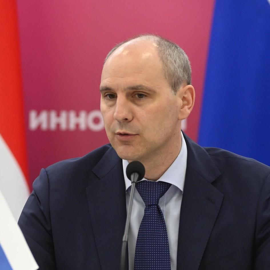 <p>Денис Паслер</p>