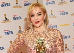 Татьяна Буланова после предательства танцоров зажигает с другими: с певицей работают молоденькие блондинки