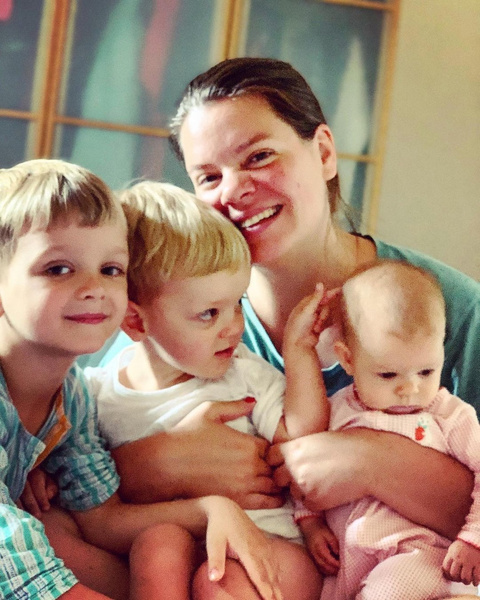 Вера Полозкова: «С отцом третьего ребенка не общаюсь. Мне помогает бывший муж»