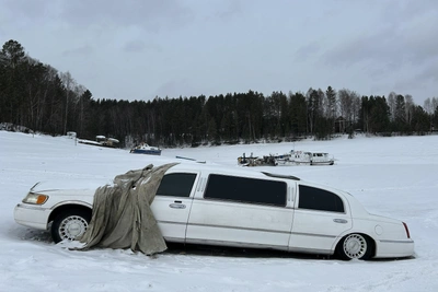 Как лимузин оказался на берегу Красноярского моря?