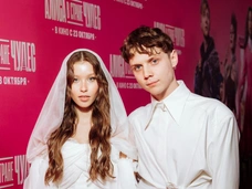 Невеста Пересильд и жених Дмитриенко, Андреева в экстра-мини, Борисов, которого разводили, с женой: «Алиса в стране чудес»