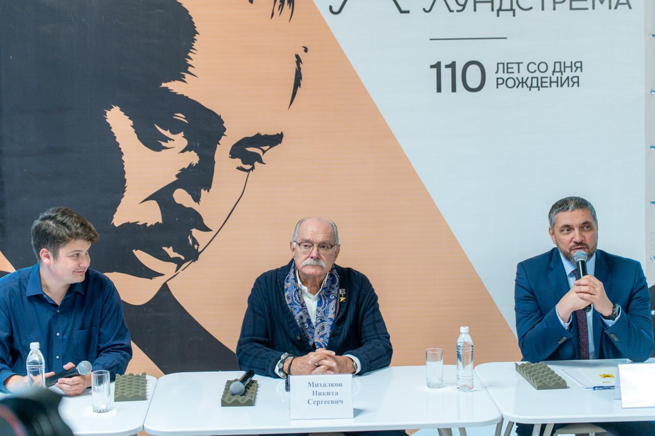 Культура помогает пережить боль, а негатив против неё распространяют чуждые люди. Осипов ответил пр…