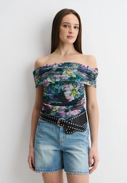 Топ Desigual