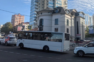 В Сочи грабителя заперли в автобусе и сдали полиции