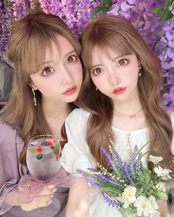 Сейчас сестрам по 34 года | Источник: yoshikawachie_16 / Instagram (деятельность запрещена в РФ