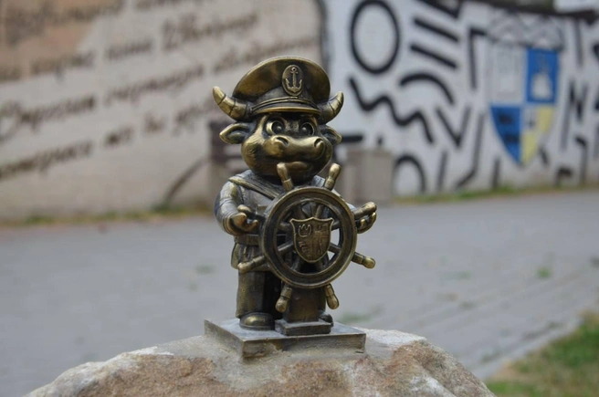 В администрации Энгельсского района прямо не указывают адресов расположения бычков | Источник: Максим Леонов / Telegram