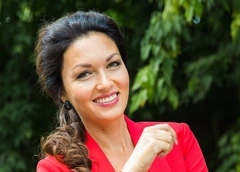 Юлия Такшина о съемках с Евгенией Лозой, воспитании детей и поклонниках
