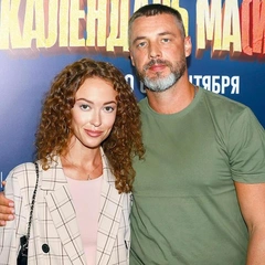 От звезды сериала «Ничто не случается дважды» Антона Батырева ушла жена