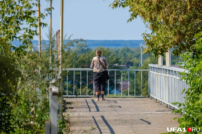 Железнодорожный мост, который ведет в нижний город | Источник: Булат Салихов / UFA1.RU