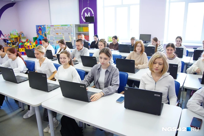 Еще десять лет назад в одном из корпусов творилась разруха: посыпавшиеся стены, проводка и старые станки  | Источник: Александр Павлов / NGS42.RU