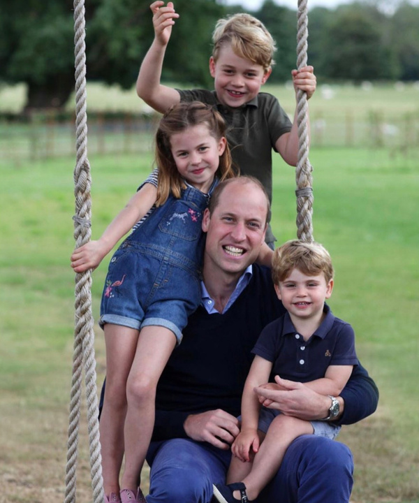 Две новые очаровательные фотографии королевской семьи в день рождения принца Уильяма