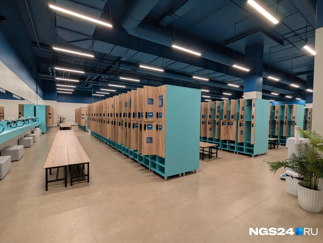 В каждой раздевалке больше 1100 кабинок | Источник: Мария Ленц / NGS24.RU