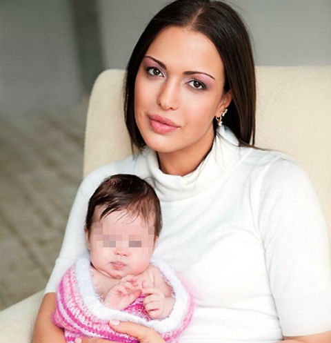 Алина Брагина с дочерью