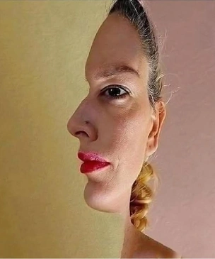 Отгадайте, куда смотрит женщина на картинке