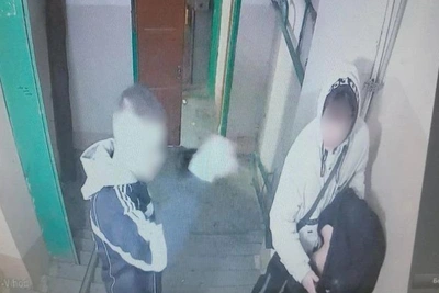 На Старой Сортировке подростки устроили дебош в подъезде