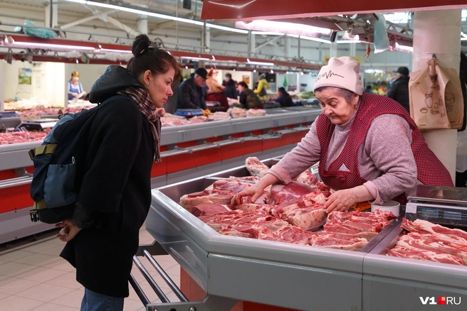 Если цены на мясо поднимутся, для многих оно станет продуктом не каждодневного употребления | Источник: Алексей Волхонский / V1.RU