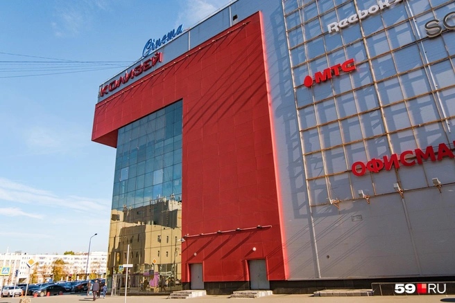 Долгое время на верхнем этаже ТРЦ работал кинотеатр | Источник: Тимофей Калмаков / 59.RU