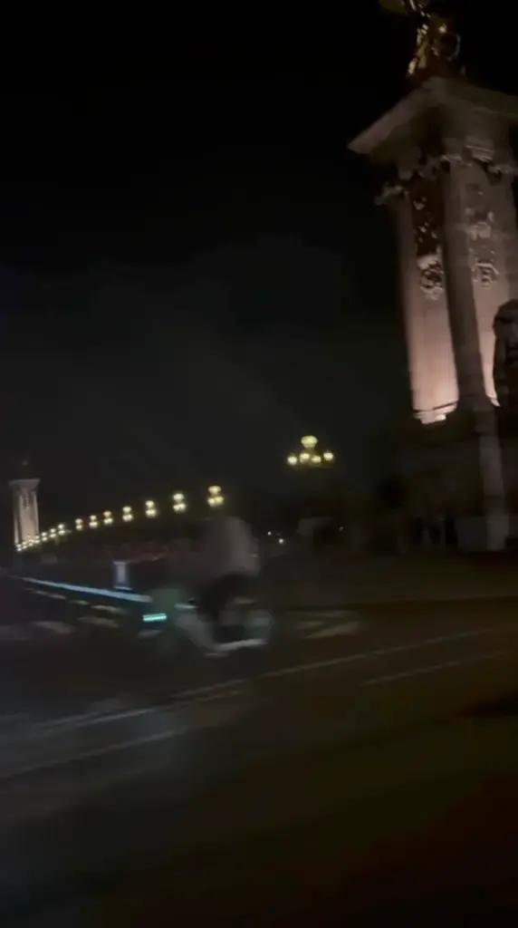Скандальная поездка Меган Маркл по Парижу