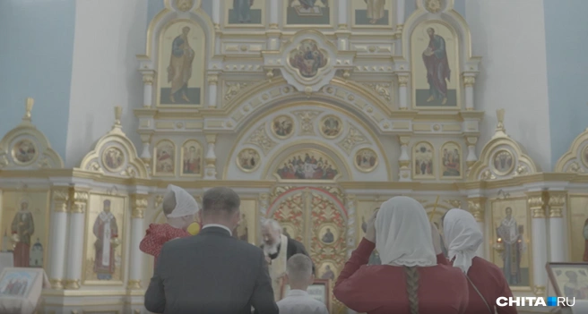 Семья, конечно, вместе посещает храм | Источник: Михаил Тополев
