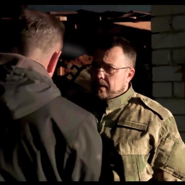 Мэр Березников Алексей Казаченко на месте пожара | Источник: администрация города Березники / Vk.com