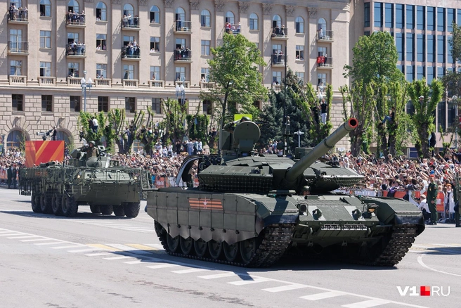 Современные танки лишь отдаленно напоминают Т-34 | Источник: Алексей Волхонский / V1.RU