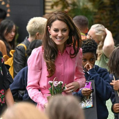 Сюрприз для школьников: Кейт Миддлтон посетила выставку цветов в Челси