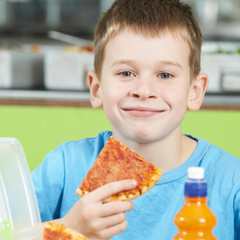 Пицца как в школьной столовой: всего 3 простых ингредиента — и она готова