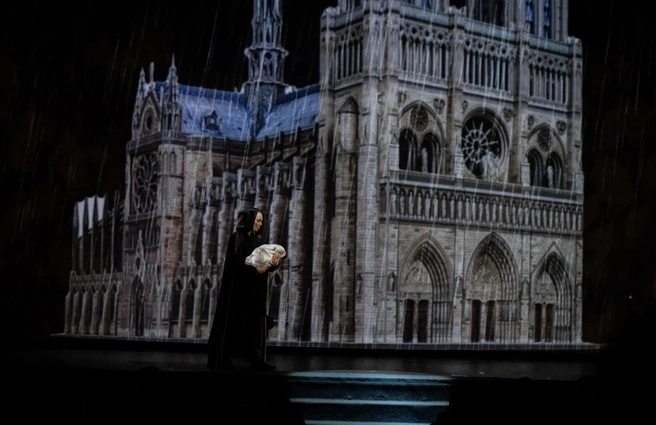 Зрителей переносят в средневековый Париж | Источник: ИП Абузар Денис Викторович