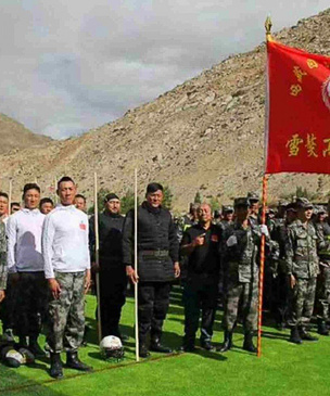 Китай перебросил на место конфликта с Индией 20 MMA-бойцов