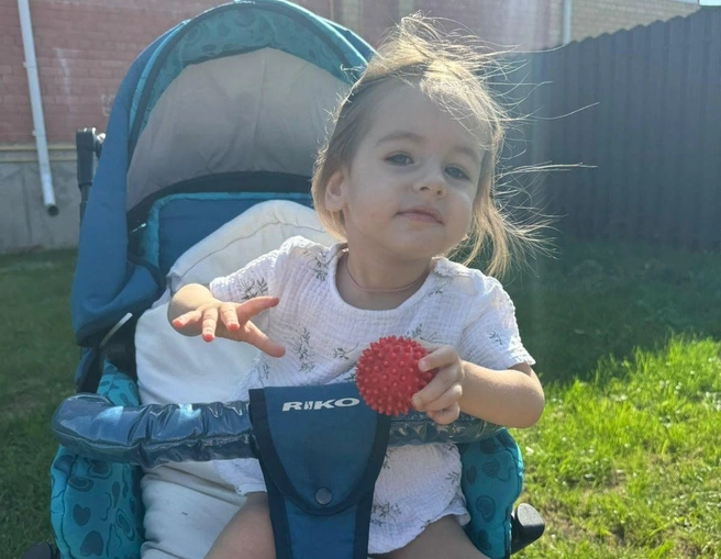 Три года назад Диане начали делать уколы, которые останавливают ее болезнь | Источник: семейный архив Анастасии