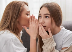 Не доверяйте им: какие знаки Зодиака не умеют хранить секреты?