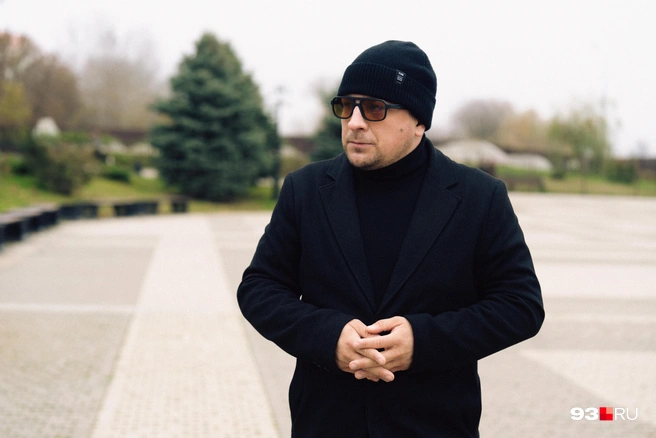 Иван специально выбирал квартиру с видом на реку и природу, но теперь под окнами может появиться храм | Источник: Дарья Паращенко / 93.RU