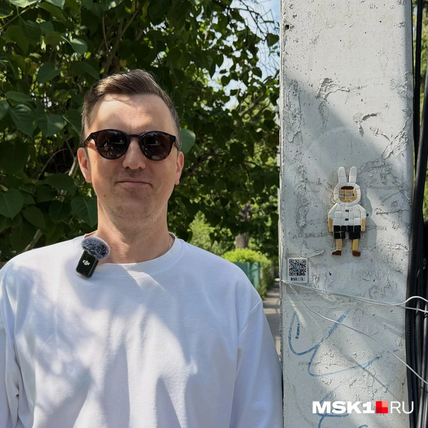 В творчестве находится место и личному. Мало кто знает, что мозаика «Мальчик-зайчик» сделана по детским фото самого Алексея | Источник: Виктория Никитина / MSK1.RU