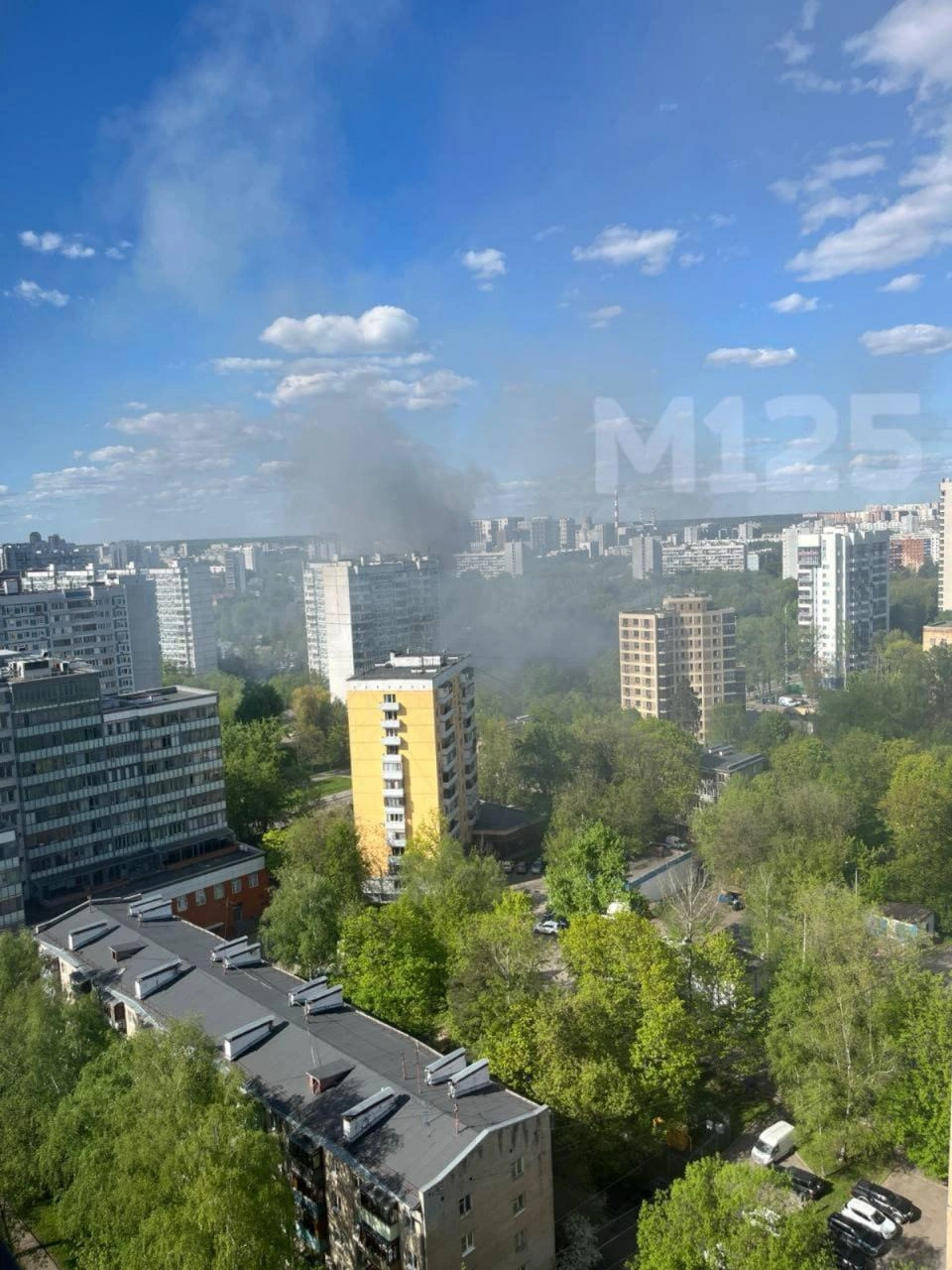 На северо-востоке Москвы произошел крупный пожар рядом с парком Торфянка:  фото и видео, что горит на Осташковской улице в Лосиноостровском районе - 1  мая 2024 - МСК1.ру