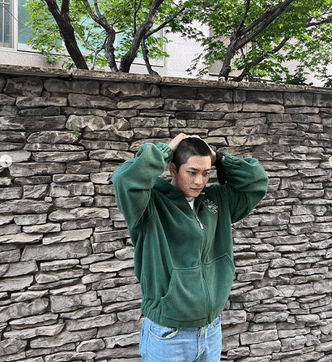 Юность в сапогах: корейские актеры и k-pop айдолы, которые ушли в армию в 2022 году