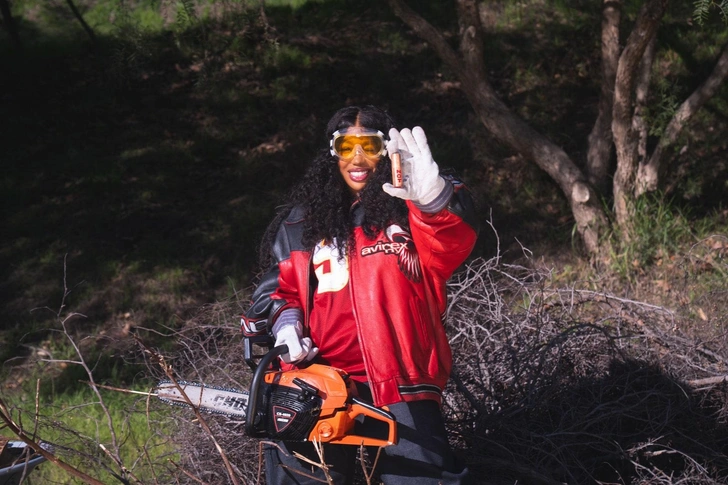 SZA запускает косметический бренд Not Beauty | Источник: Cass Meyers
