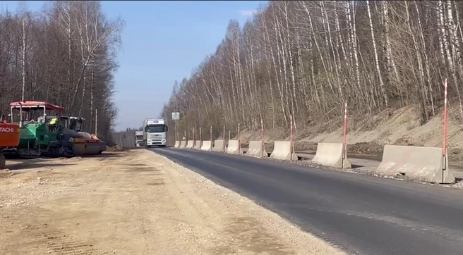 Половина проезжей части на наиболее разрушенном участке трассы отремонтирована | Источник: управление дорог «Южный Урал»
