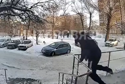 В Челябинске жилец обжег ноги из-за прорыва трубы