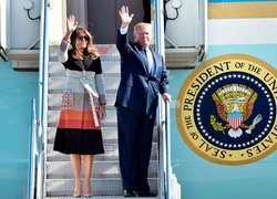 Леди-хамелеон: как Мелания Трамп мимикрировала с лестницами и стенами в Токио
