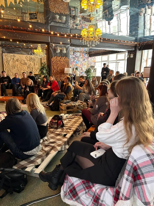 Деревянные панно добавляют месту особого советского колорита | Источник: Екатерина Архипова