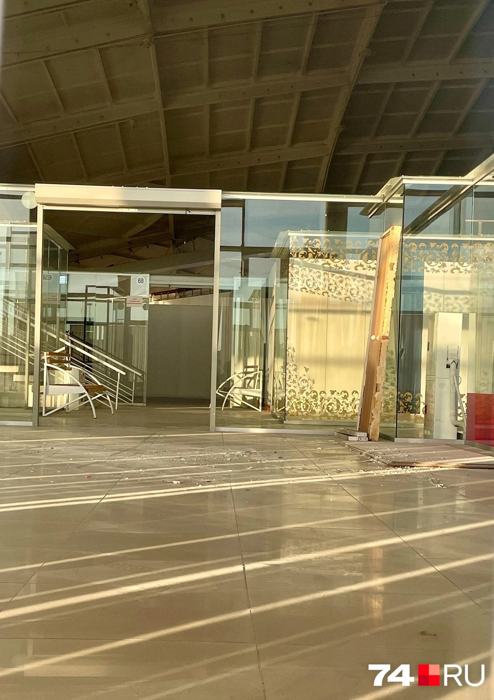 Кто помнит, какие магазины тут были? | Источник: Михаил Шилкин