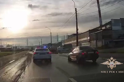 На севере Петербурга со стрельбой задержали лихача