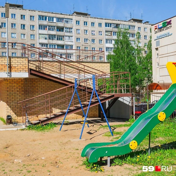 И горки, и качели — все для активного отдыха | Источник: Тимофей Калмаков / 59.RU