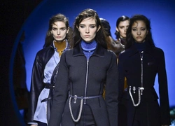 «Сумерки» снова в тренде. При чем тут Hermès?