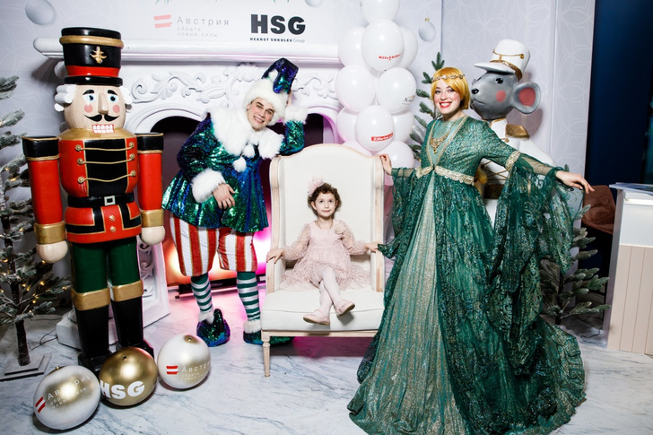 Терешина, Потемкина и Борщева привели детей на новогоднюю елку Hearst Shkulev Group